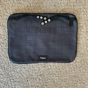Thirty one pocket a tote